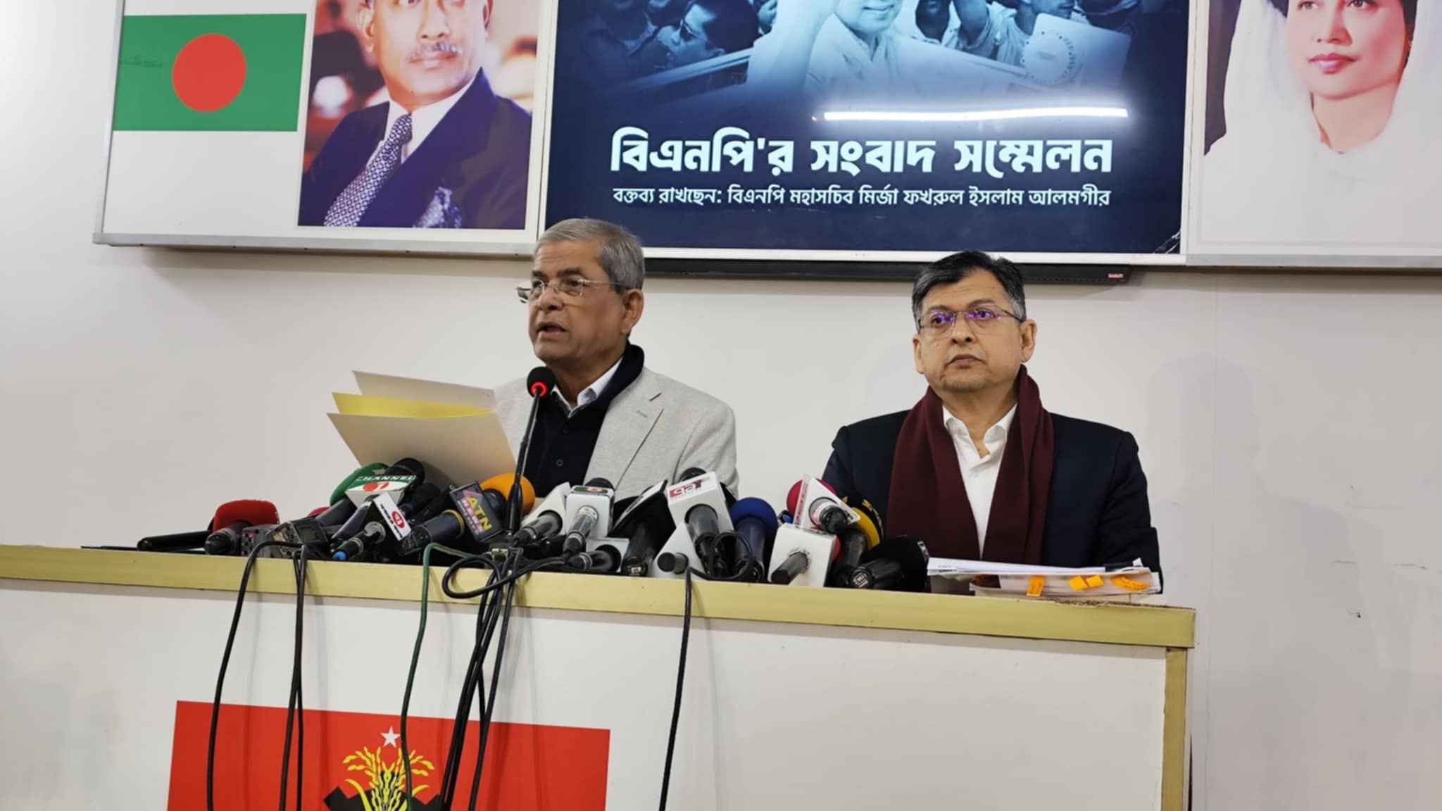 নির্বাচন নিয়ে প্রধান উপদেষ্টা ও প্রেস সচিবের বক্তব্য পরস্পরবিরোধী: মির্জা ফখরুল